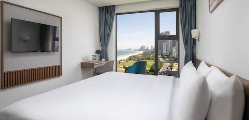 Double or twin room partial sea view and breakfast Double or twin room partial sea view and breakfast