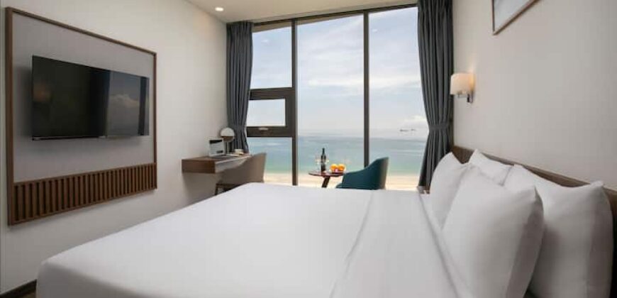 Oceanfront Bathtub With Buffet Breakfast Oceanfront Bathtub With Buffet Breakfast