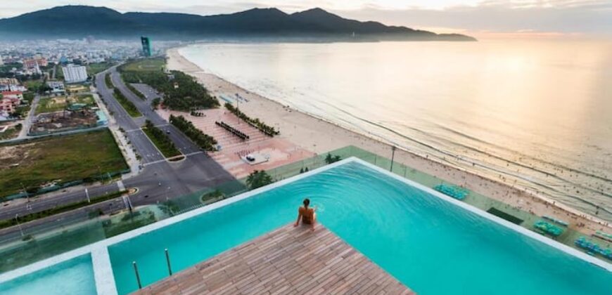 Modern 1BDR Condo, Bathtub | Infinity Pool, Gym