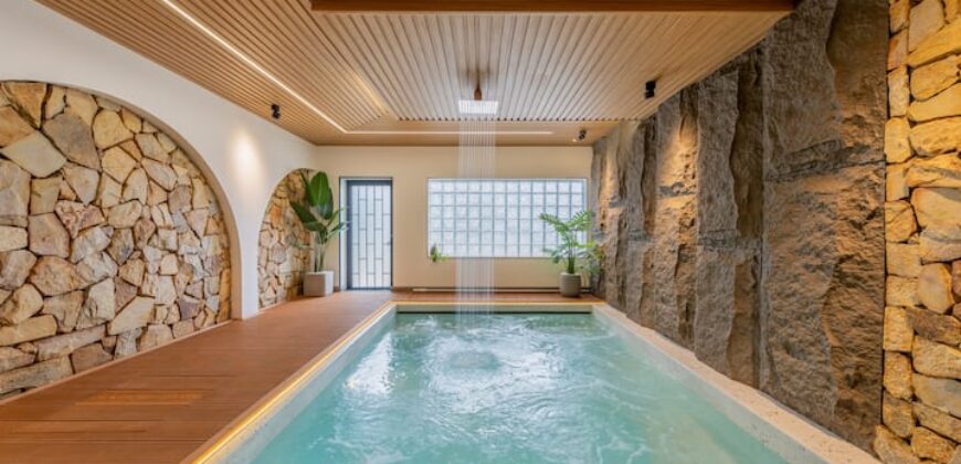 Fen House 2BR *Pool Private Cool *Near Beach Fen House 2BR *Pool Private Cool *Near Beach