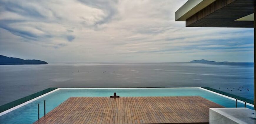 A La Carte Beachfront Lovers Bliss Retreat Studio. A La Carte Beachfront Lovers Bliss Retreat Studio.
