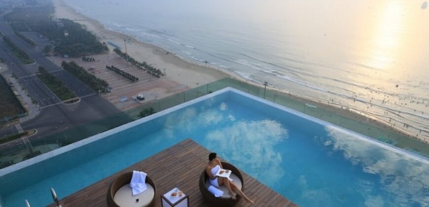 Bathtub 21F l Infinity Pool *Walk Beach*Center Bathtub 21F l Infinity Pool *Walk Beach*Center