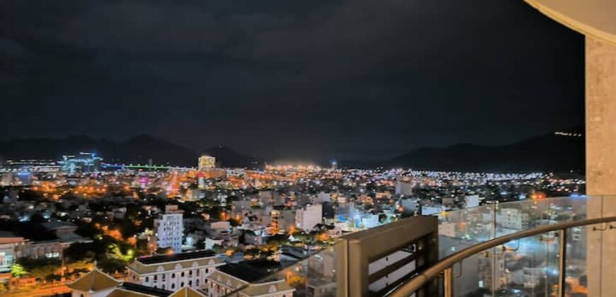 1BR – Big Balcony | City Lights | Steps to Beach 1BR – Big Balcony | City Lights | Steps to Beach